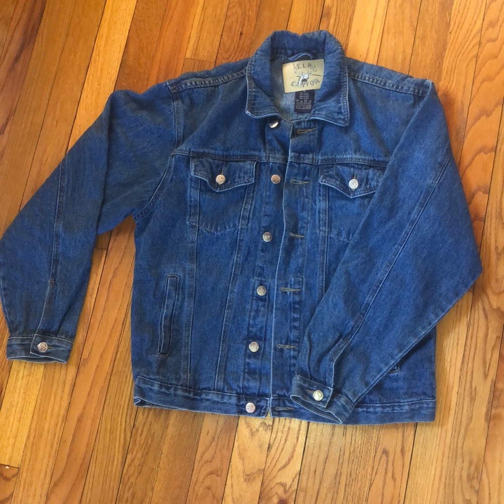 Elk Canyon Medium Jean jacket. With deer patch on back of jacket